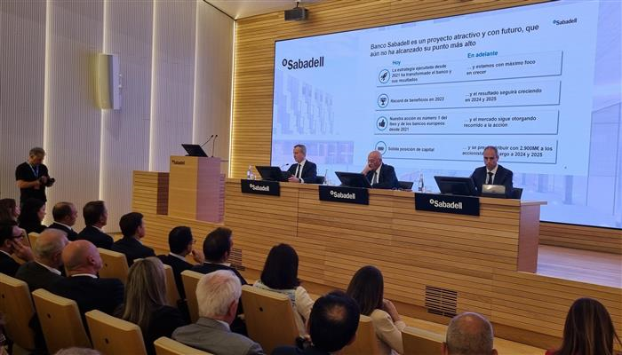 Josep Oliu: “Banco Sabadell creates great value for its shareholders as one”