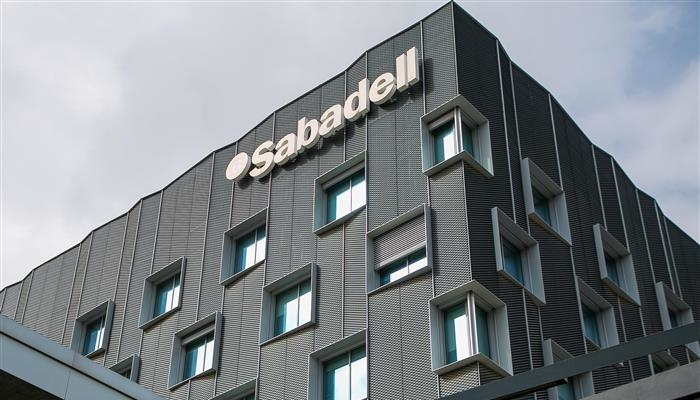 Banco Sabadell gana 1.332 millones de euros, un 55,1% más, y eleva su capital hasta el 13,21%